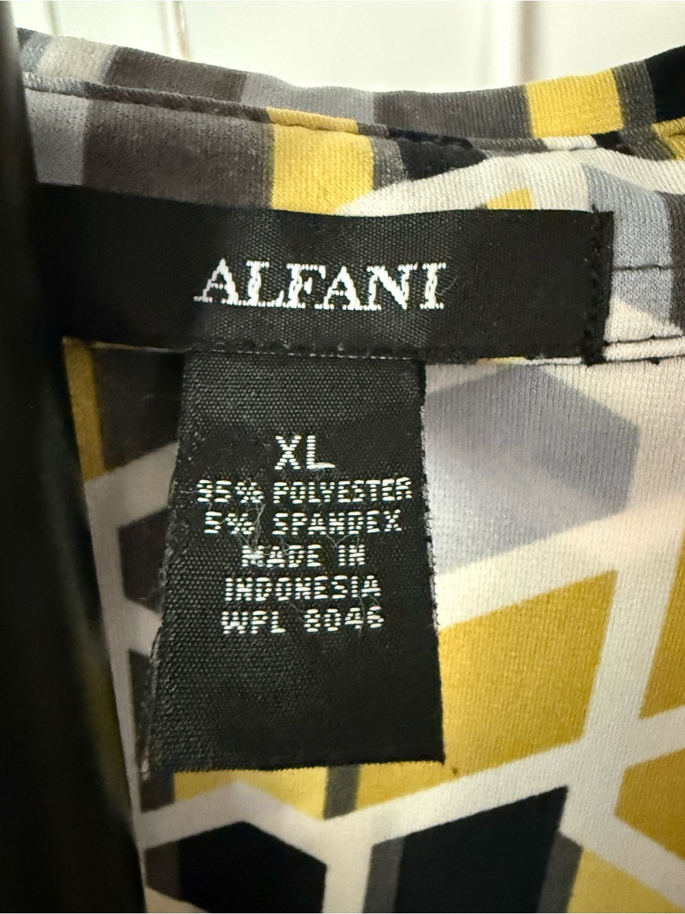 Alfani Yellow Black Gray Geometric Print Stretch Blouse - Picture 4 of 4